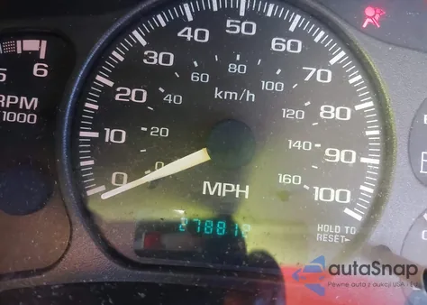 2002 Chevrolet Silverado 1500 из США, поврежденный, VIN 1GCEC14W02Z117657